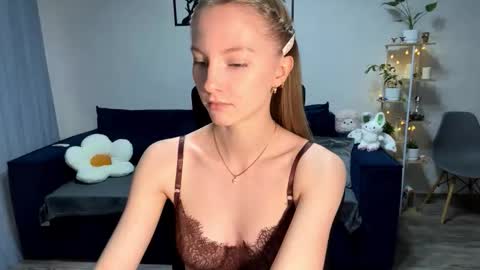 Annie online show from October 5, 2:59 pm