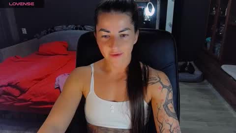 Snapshot of ava__doll chatting on September 23, 11:35 am Ava online show from September 23, 11:35 am