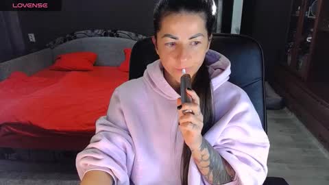 Snapshot of ava__doll chatting on October 15, 10:04 am Ava online show from October 15, 10:04 am