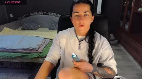 Ava online show from April 14, 2:12 pm