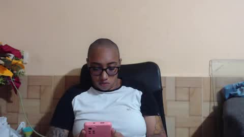 Snapshot of ava_f0xy chatting on May 9, 1:00 am Ava Jordana online show from May 9, 1:00 am