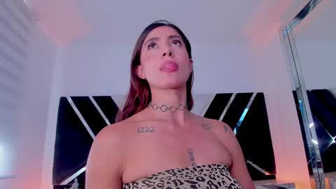 Snapshot of ava_fontana2 chatting on May 19, 9:54 pm Ava Fontana online show from May 19, 9:54 pm
