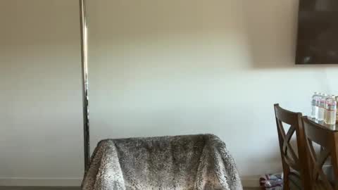 Snapshot of ava_petite_ chatting on June 23, 6:39 pm Little Ava online show from June 23, 6:39 pm