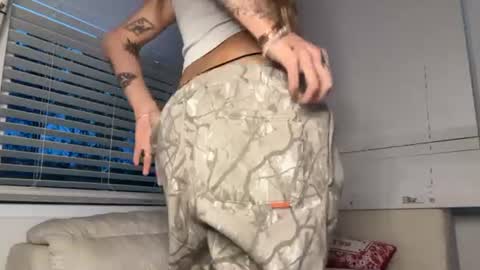 Snapshot of avablakexoxo chatting on June 20, 12:36 am avablakexoxo online show from June 20, 12:36 am