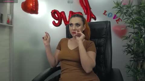 Snapshot of avablue_ chatting on February 14, 12:35 pm online show from February 14, 12:35 pm