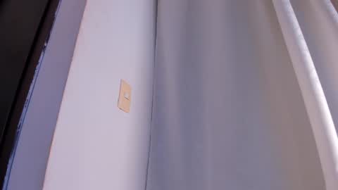 Snapshot of avaline_blanc chatting on January 16, 1:27 am Avaline Help me reach 100 likes TRANSMISSION EVERY DAY FROM 39 PM online show from January 16, 1:27 am