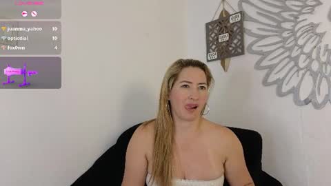 Ava online show from August 10, 4:05 am