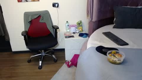 avaryd online show from May 5, 3:14 am