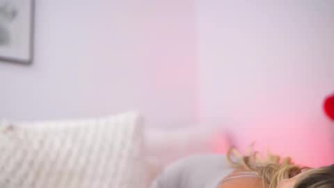 Carina online show from September 25, 9:40 pm