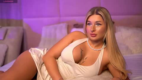 Carina online show from October 29, 10:22 pm