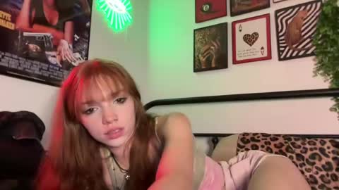 avaxlee online show from June 28, 1:44 am