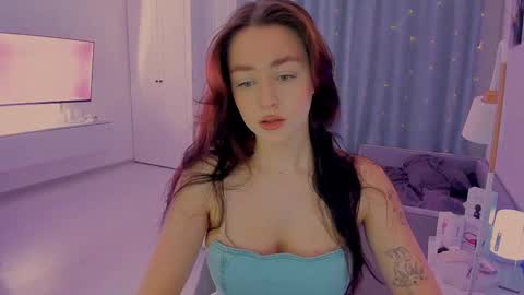 Snapshot of aveme_melissa chatting on February 24, 10:47 pm aveme_melissa online show from February 24, 10:47 pm