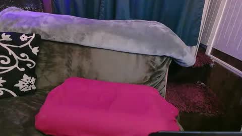 raven blue online show from September 12, 8:14 am