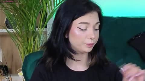 AveryWillow online show from November 2, 7:55 am