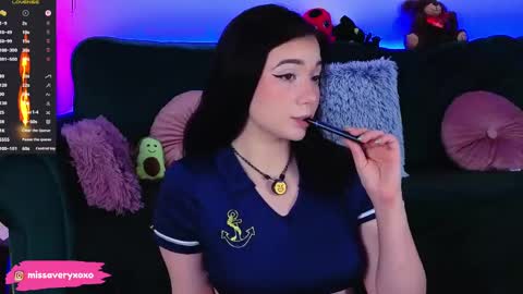 AveryWillow online show from April 5, 10:07 pm