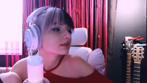 Avriel online show from December 20, 5:47 am