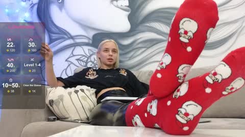 Snapshot of avr0ra chatting on December 29, 10:56 am Goddess Avrora online show from December 29, 10:56 am