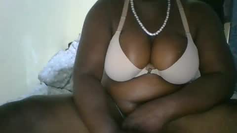 avril254 online show from October 19, 5:57 pm