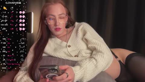 Snapshot of avril_pearly_ chatting on March 9, 11:25 pm avril_pearly_ online show from March 9, 11:25 pm