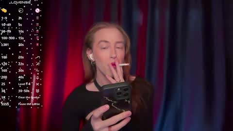 avril_pearly_ online show from February 17, 10:45 am