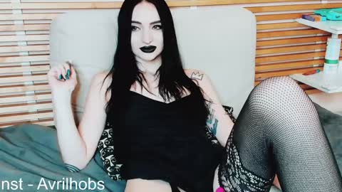 Snapshot of avrilhobs chatting on February 6, 11:32 am Avril online show from February 6, 11:32 am