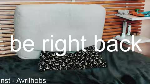 Avril online show from March 7, 7:00 pm