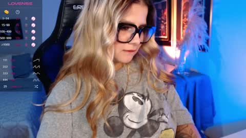 Avrill Morgan online show from December 21, 1:04 am