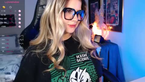 Avrill Morgan online show from February 17, 8:15 pm