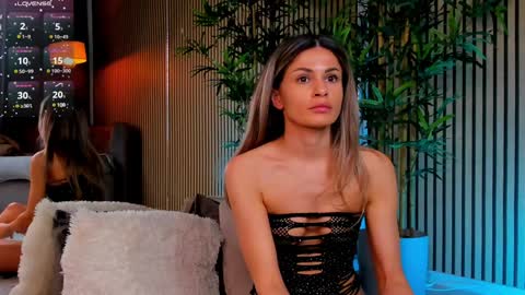 AVRILL CYRUX online show from January 21, 2:37 pm