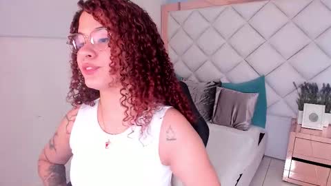 Avril  online show from January 10, 12:40 pm