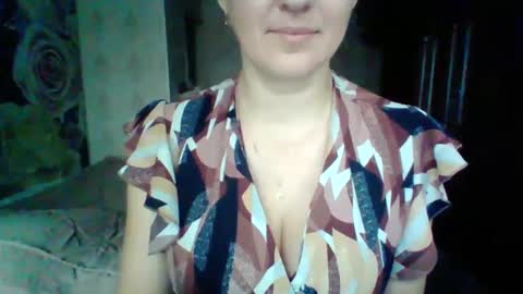 Snapshot of awesomeladyy chatting on December 4, 8:34 am awesomeladyy online show from December 4, 8:34 am