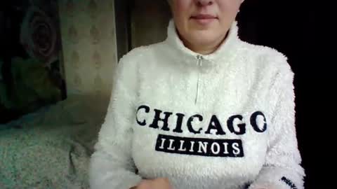 Snapshot of awesomeladyy chatting on February 5, 1:00 pm awesomeladyy online show from February 5, 1:00 pm