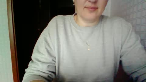 awesomeladyy online show from April 1, 8:15 am