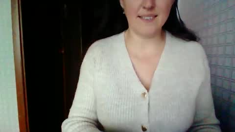 Snapshot of awesomeladyy chatting on April 28, 12:21 pm awesomeladyy online show from April 28, 12:21 pm