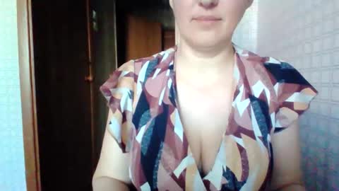 Snapshot of awesomeladyy chatting on May 3, 7:14 am awesomeladyy online show from May 3, 7:14 am