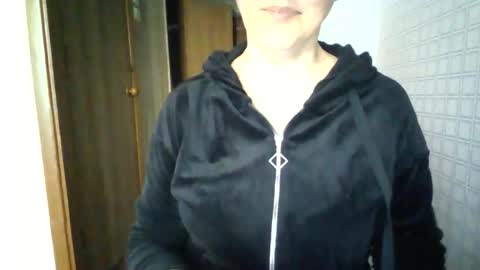 Snapshot of awesomeladyy chatting on May 11, 8:42 am awesomeladyy online show from May 11, 8:42 am