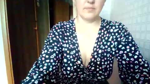 Snapshot of awesomeladyy chatting on May 25, 7:36 am awesomeladyy online show from May 25, 7:36 am