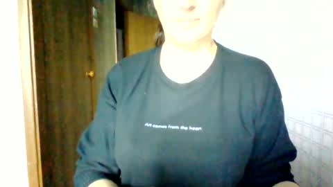Snapshot of awesomeladyy chatting on June 16, 8:39 am awesomeladyy online show from June 16, 8:39 am