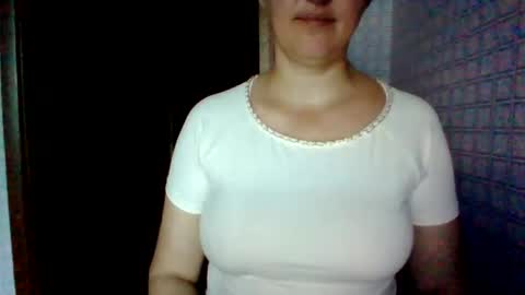 Snapshot of awesomeladyy chatting on June 18, 6:02 am awesomeladyy online show from June 18, 6:02 am
