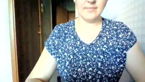 Snapshot of awesomeladyy chatting on June 21, 6:49 am awesomeladyy online show from June 21, 6:49 am