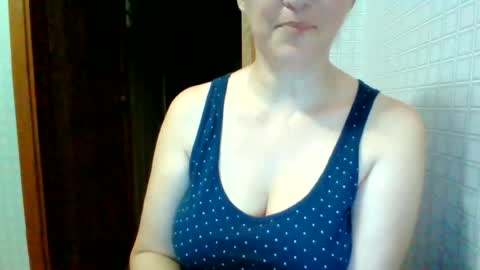 Snapshot of awesomeladyy chatting on July 2, 9:43 pm awesomeladyy online show from July 2, 9:43 pm