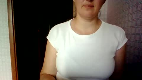 Snapshot of awesomeladyy chatting on July 4, 7:36 am awesomeladyy online show from July 4, 7:36 am