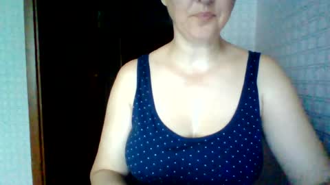 Snapshot of awesomeladyy chatting on July 13, 4:59 am awesomeladyy online show from July 13, 4:59 am