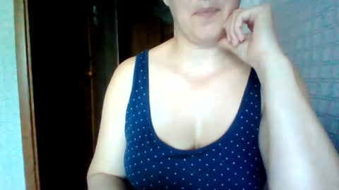 Snapshot of awesomeladyy chatting on July 15, 8:52 am awesomeladyy online show from July 15, 8:52 am