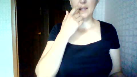 Snapshot of awesomeladyy chatting on July 21, 6:49 am awesomeladyy online show from July 21, 6:49 am