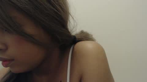 Snapshot of awkwardjasminee chatting on September 25, 12:36 am Jasminee online show from September 25, 12:36 am