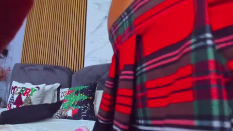 Ella online show from December 18, 11:34 am