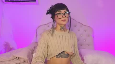 axarasss online show from May 19, 7:42 pm