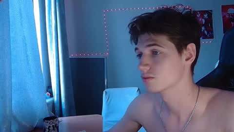 axel_0ne online show from February 14, 10:45 am