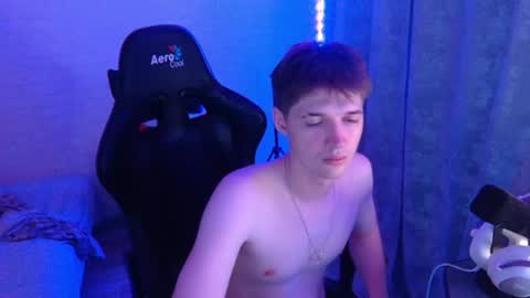 Snapshot of axel_0ne chatting on July 3, 6:25 pm axel_0ne online show from July 3, 6:25 pm